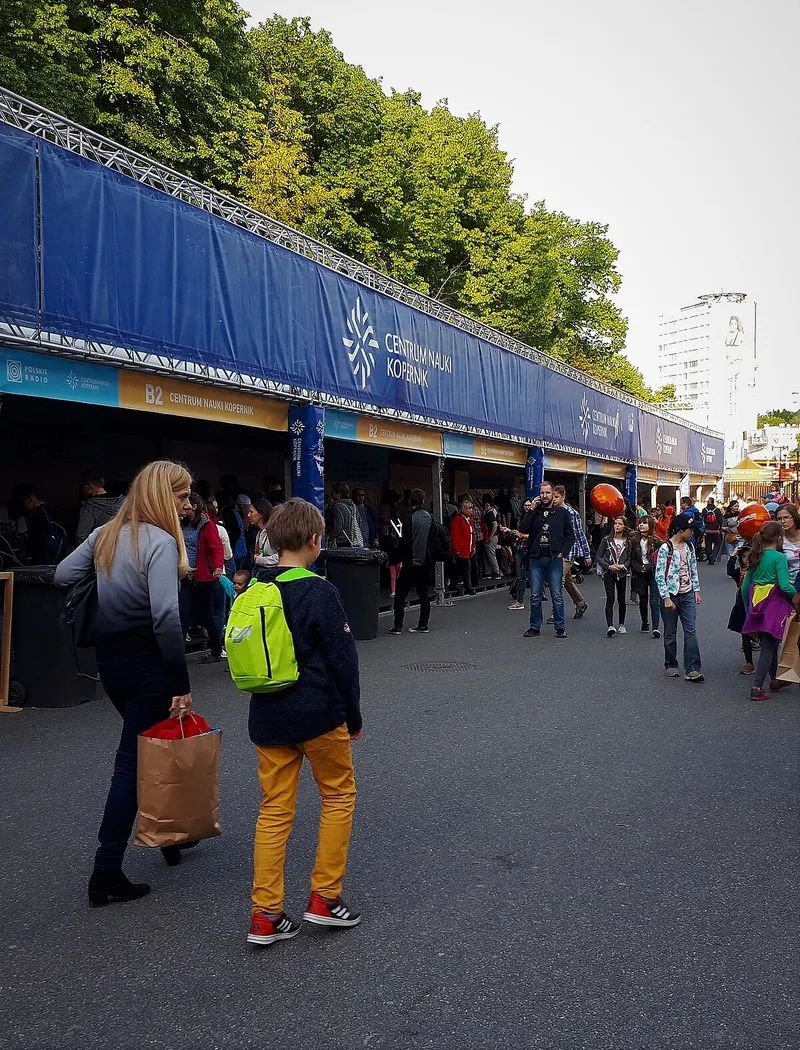 Budynek Centrum Nauki Kopernik od frontu