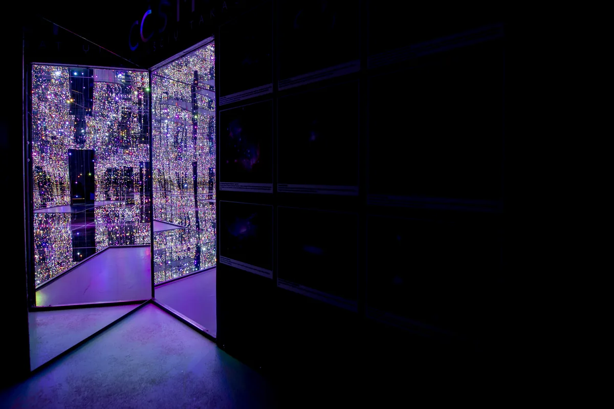 Cosmos Muzeum - interaktywna wystawa iluzji w Warszawie