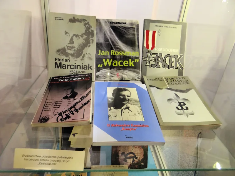 Makieta harcerskiego obozowiska z namiotami w Muzeum Harcerstwa w Warszawie