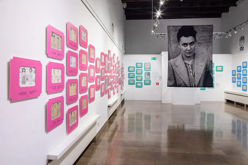 Wystawa Ha-Ga Zycie towarzysko Rysunkowe w Muzeum Karykatury